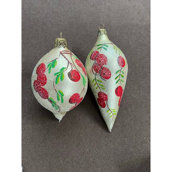 Vintage Commodore Christmas Classics Hand Decorated Glass Ornaments Hollyberry - Picture 3 of 11